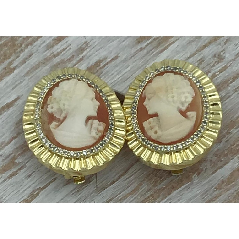 Amedeo Gold Tone‎ Shell Cameo Portrait Clip On Earrings Victorian Revival